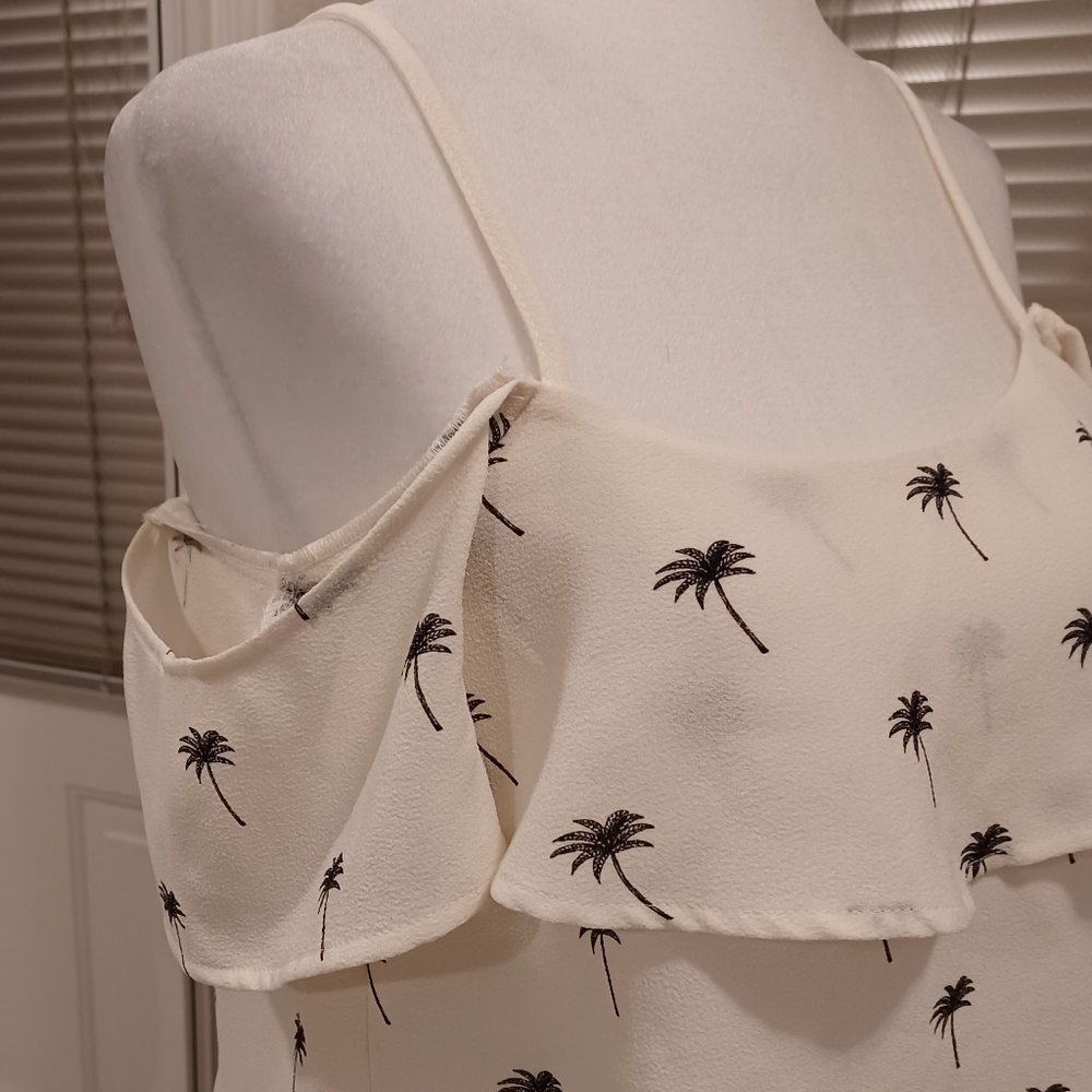 4/$40 Off-Shoulder Palm Tree Top - Size 2 (XS) - Picture 7 of 11